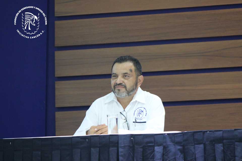 Mtro. Enrique Oy Romero Presidente Consejo Directivo Fundación